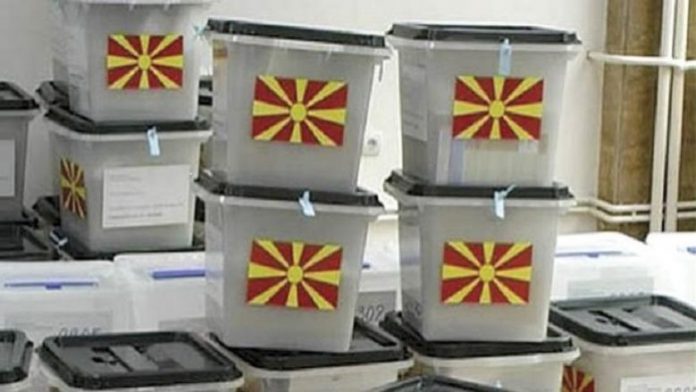 Në Maqedoninë e Veriut po mbahen zgjedhjet e parakohshme parlamentare