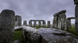 Zbulohet monumenti i rrallë neolitik pranë Stonehenge