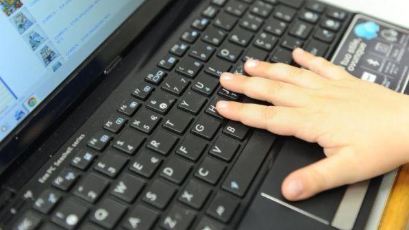 Probleme teknike, uebafqe të shumta në të gjithë botën bien për përdoruesit