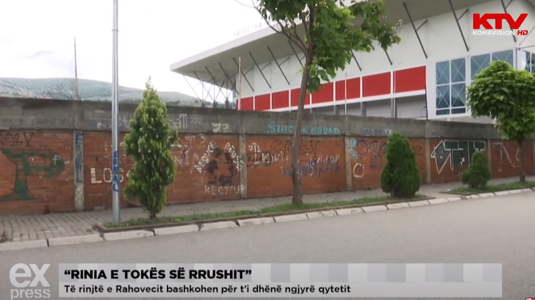 Die jungen Leute von Rahovec kommen zusammen, um der Stadt Farbe zu ...