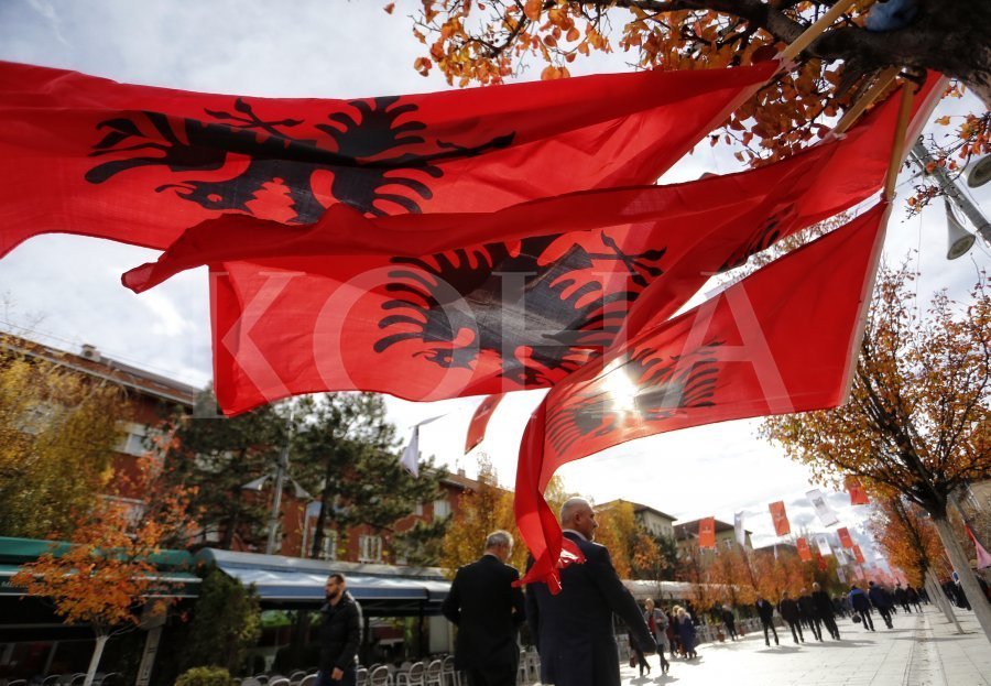 Shqipëri, gjysma e qytetarëve duan të largohen nga vendi