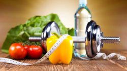 Cili është faktori i rëndësishëm për humbje të peshës, përveç dietës së shëndetshme dhe stërvitjes?
