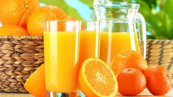 Dy mënyra për të luftuar gripin me lëng portokalli