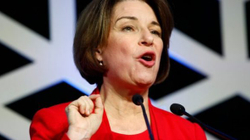 Demokratja Amy Klobuchar tërhiqet nga gara presidenciale amerikane
