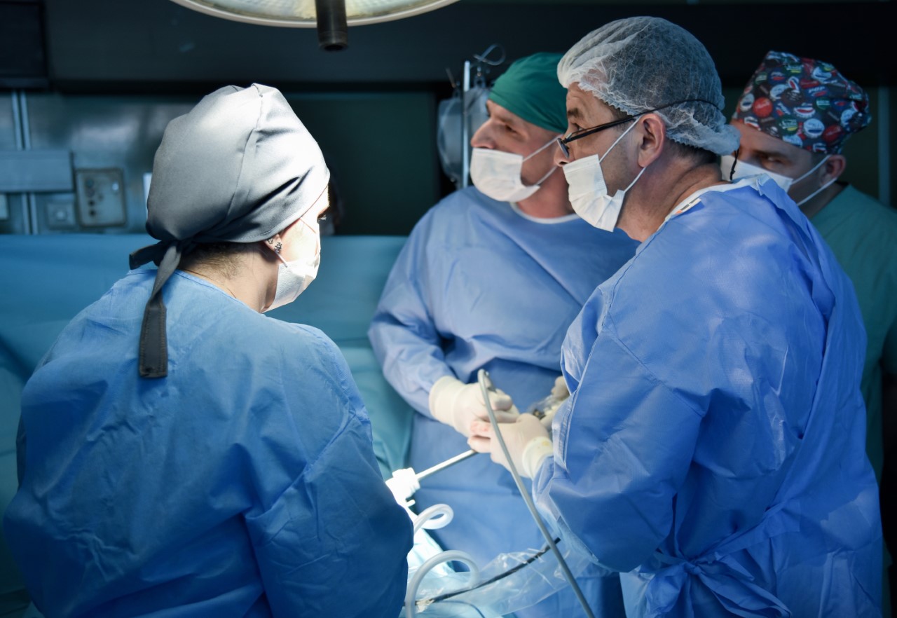 Në Klinikën e Urologjisë për herë të parë bëhen intervenime urologjike me laparaskop