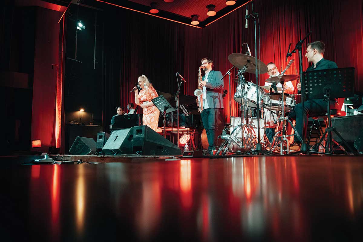 Me Nikoletta Szőke dhe bendin e saj ka nisur edicioni i tretë i “Prishtina Jazz Week”