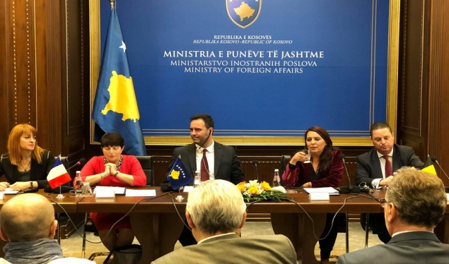 Ambasadorja e Francës në Kosovë: Investimi i qeverisë në rrjetin e frankofonisë është i dobishëm 