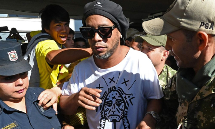 Prokurori paraguaian konfirmon se Ronaldinho dhe vëllai i tij u kapën me pasaporta false 