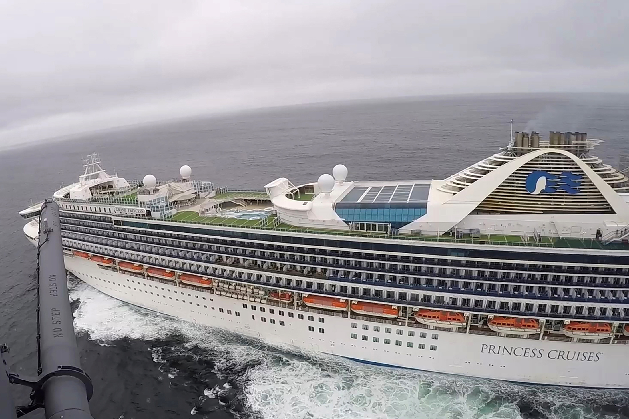 Anija “Grand Princess”, me 21 të infektuar bllokohet në brigjet e San Franciscos