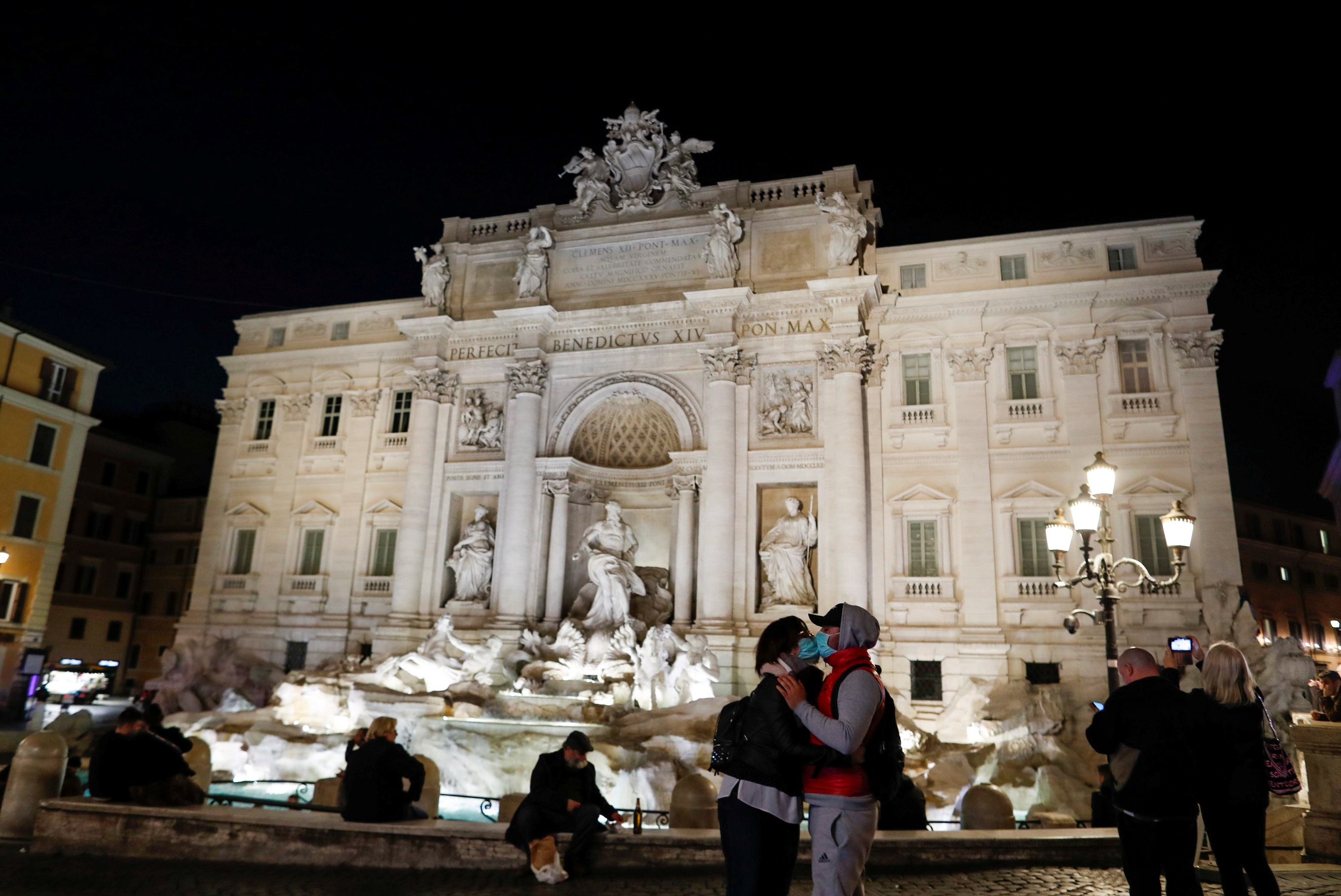 Koronavirusi boshatis qytetet turistike në Itali, 60 milionë italianë në bllokadë