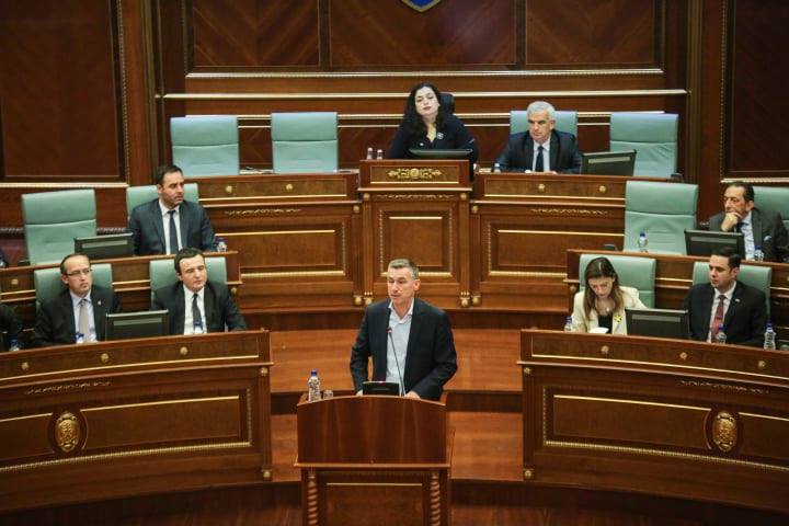 Veseli: Kurti, pas mesnate miratoi rezolutë për të shkuar në dialog me Vuçiqin