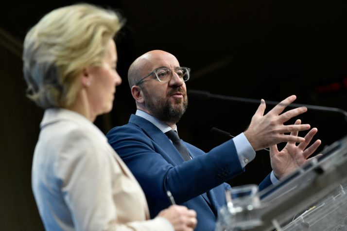 BE dënon vendimin e Trumpit për të ndaluar fluturimet nga Europa