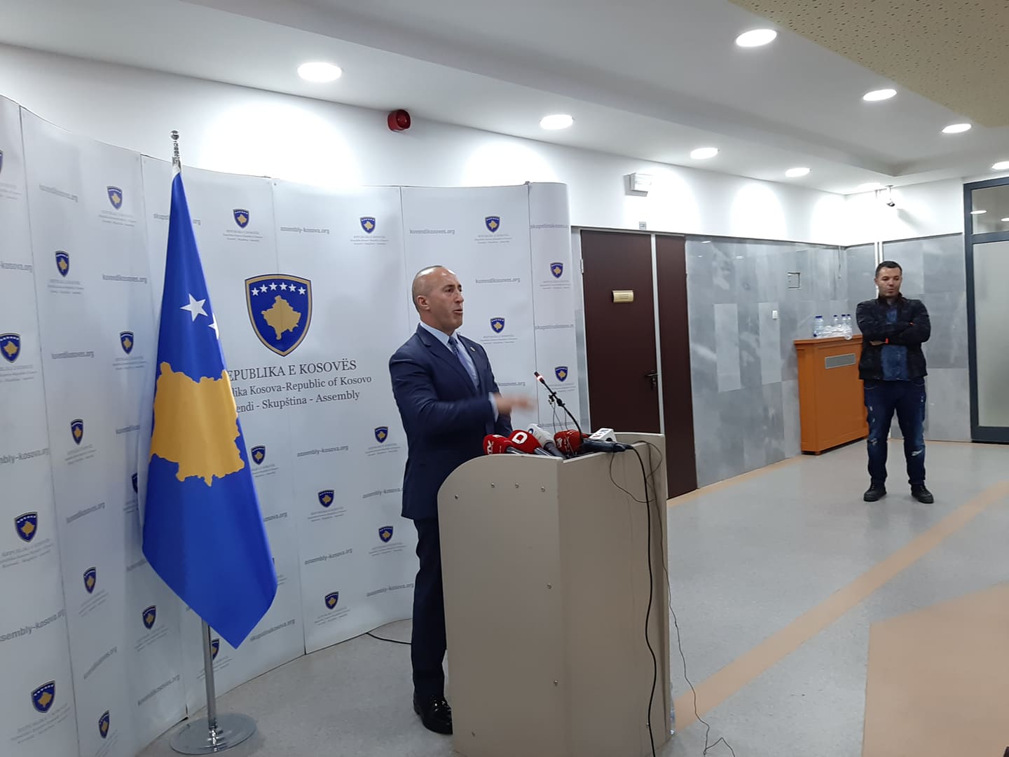Haradinajt në takim nuk i shkojnë vetëm përfaqësues të LDK-së e Listës Serbe