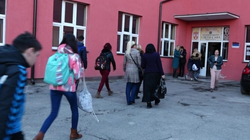 Në komunat serbe nuk respektohet vendimi i Qeverisë për ndërprerje të procesit mësimor