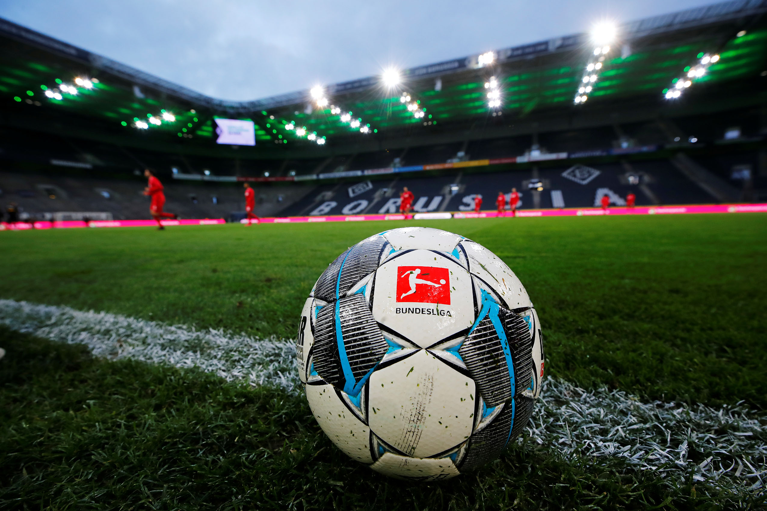 Konfirmohet pezullimi i Bundesligës së paku deri më 2 prill