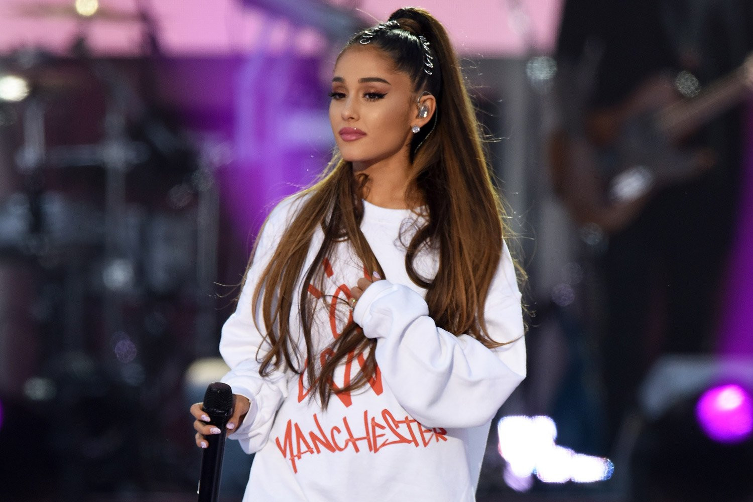Ariana Grande nxit fansat ta marrin më seriozisht pandeminë e koronavirusit