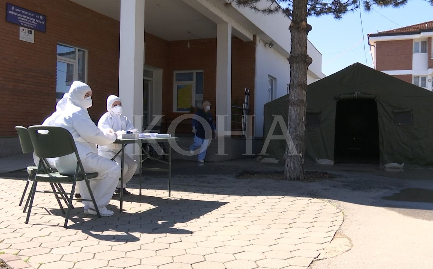 Disa të infektuar refuzojnë të qëndrojnë në QKUK, marrin trajtim në shtëpi