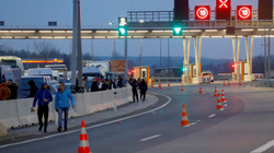 BE-ja pajtohet për mbylljen e kufijve, lejon një shteg për mallra