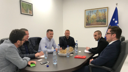 Qumështarët dhe Shpezëtarët thonë se rezervat ushqimore për kafshë mund të përfundojnë shumë shpejtë