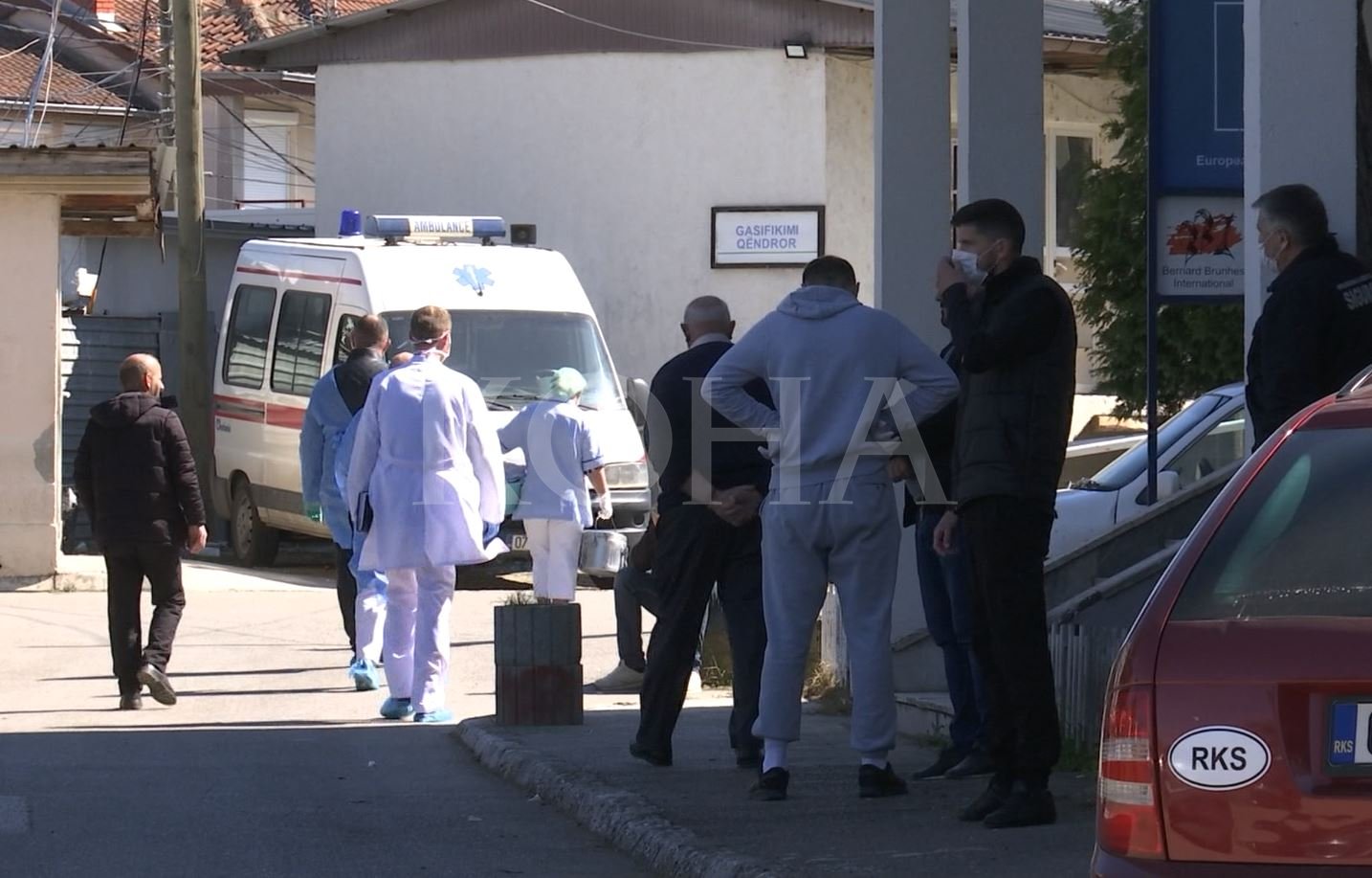 6 pjesëtarë të stafit shëndetësor në Gjakovë në vetizolim, kolegu i tyre doli pozitiv në koronavirus