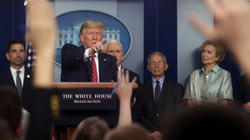 Trumpi sulmon verbalisht gazetarin që e pyeti nëse ka të shtojë diçka