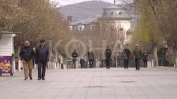 Policia e Kosovës ndalon 25 persona, nuk respektuan masat e kufizimit të lëvizjes
