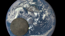 Hëna deformon koren e Tokës dhe lëviz kontinentet