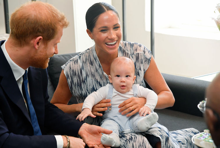 Djali i çiftit Harry dhe Meghan sot feston ditëlindjen e parë