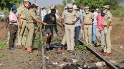 I kishte zënë gjumi te shinat, treni në Indi shtyp 14 punëtorë