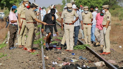 I kishte zënë gjumi te shinat, treni në Indi shtyp 14 punëtorë