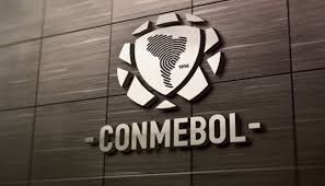 CONMEBOL: Lojtarët nuk lejohen të pështyjnë dhe të puthin topin