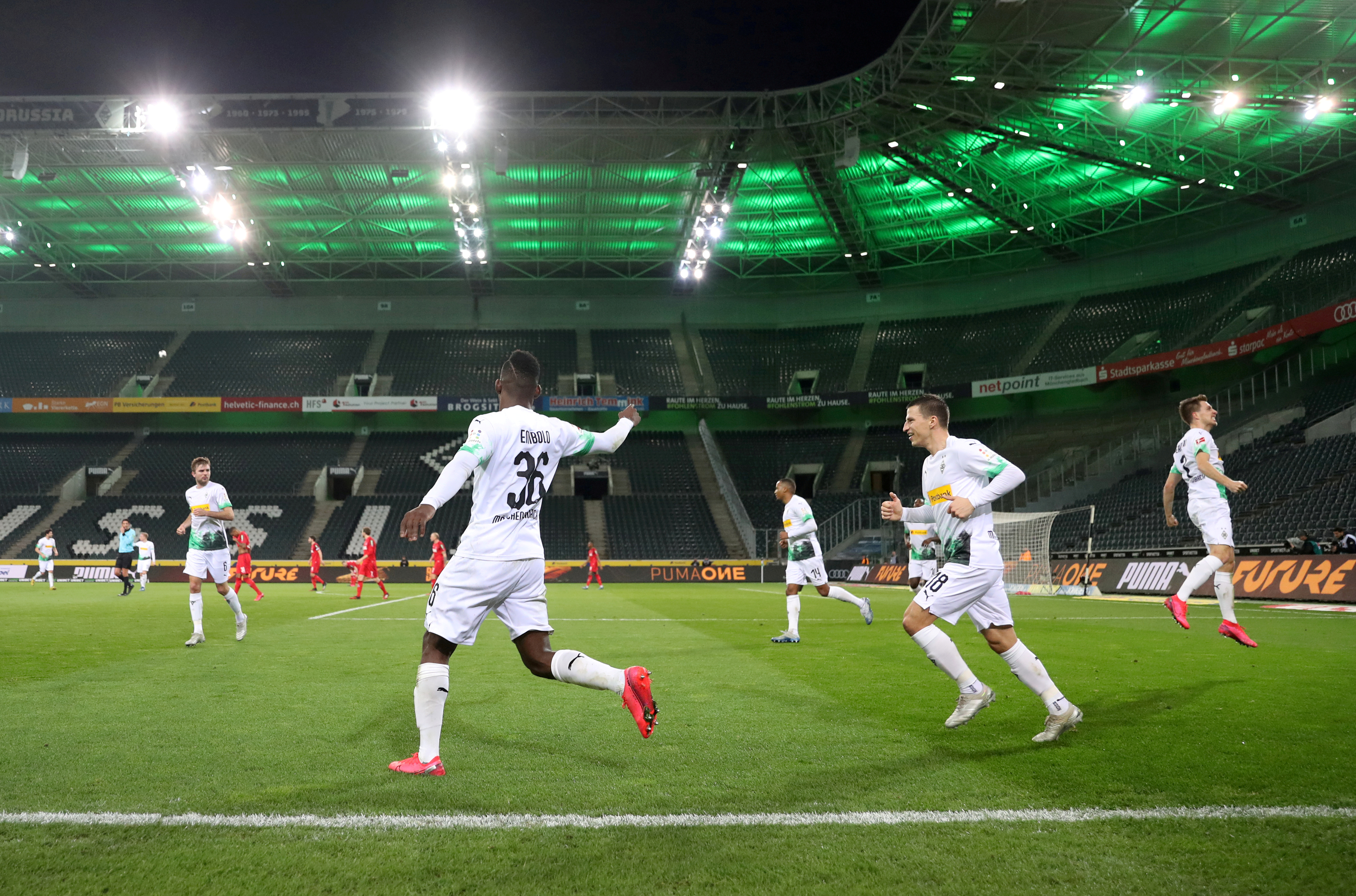 Tifozët e futbollit nëpër botë kthejnë sytë kah Bundesliga