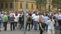 Nis protesta në Tiranë kundër shembjes së Teatrit Kombëtar