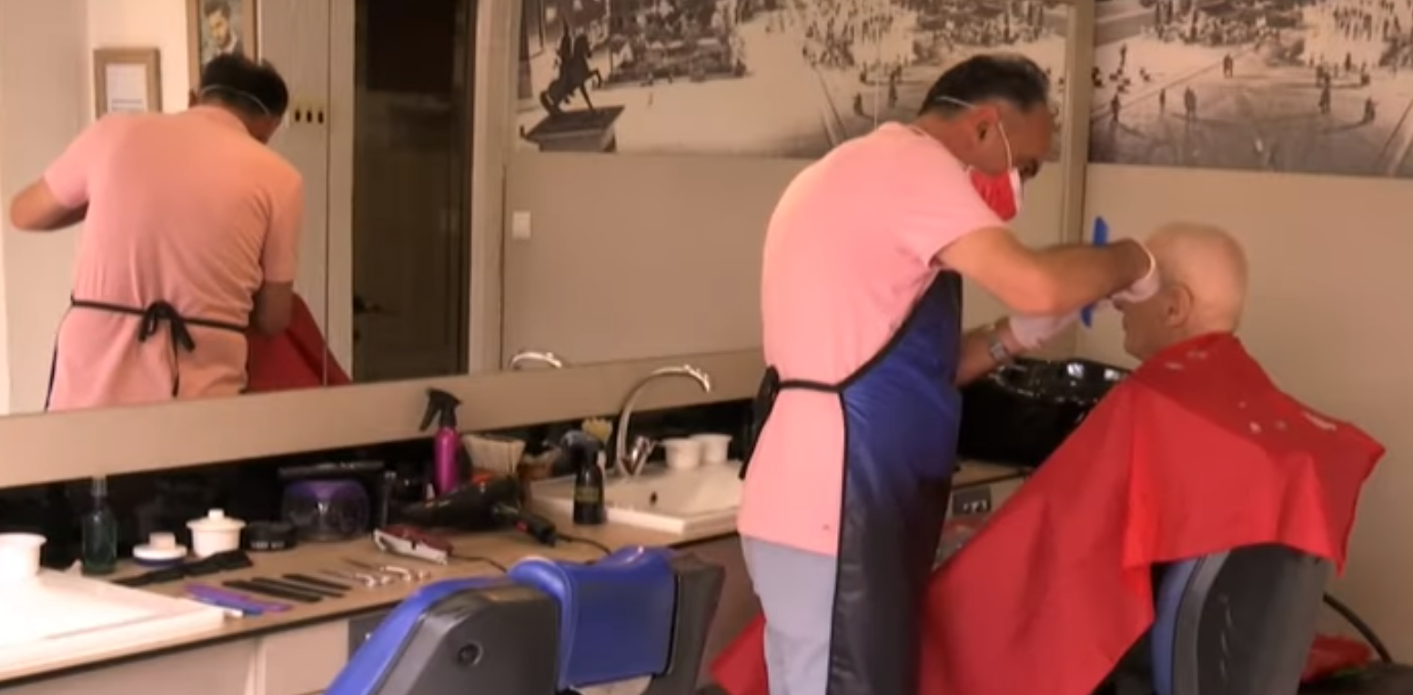 Rikthimi i qetë në punë i studiove të bukurisë dhe floktarëve