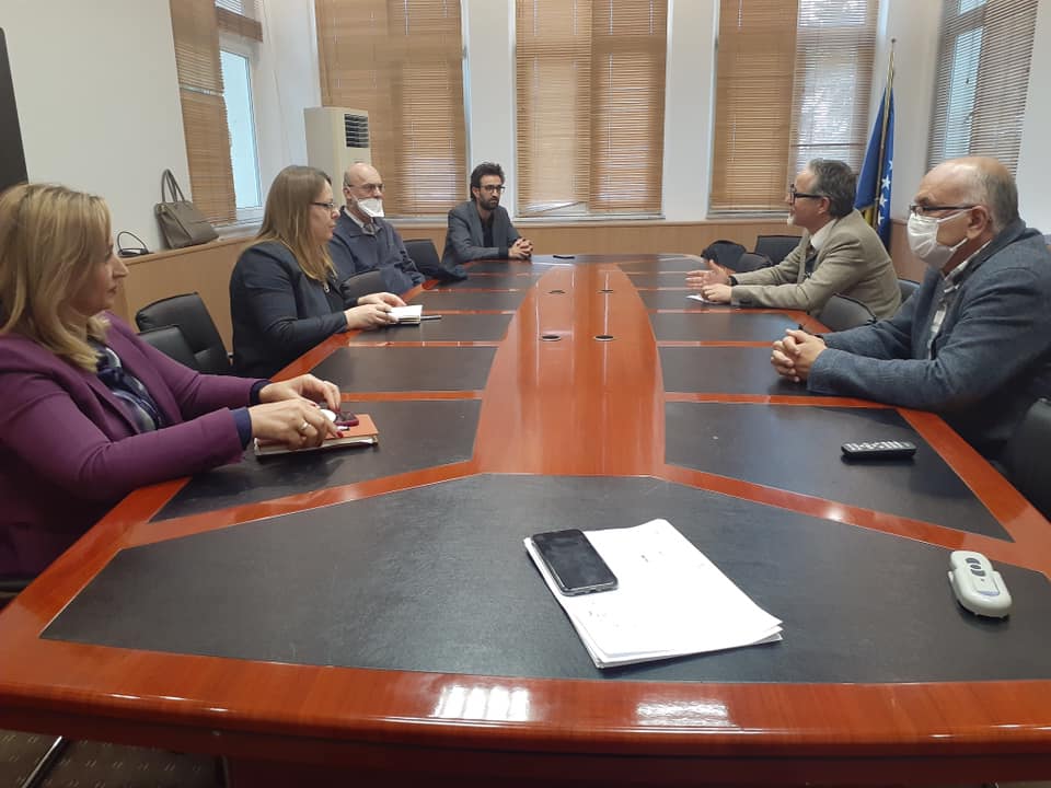 Ministritë do të presin deri në fund të majit për të vendosur për përmbylljen e vitit shkollor dhe rihapjen e çerdheve