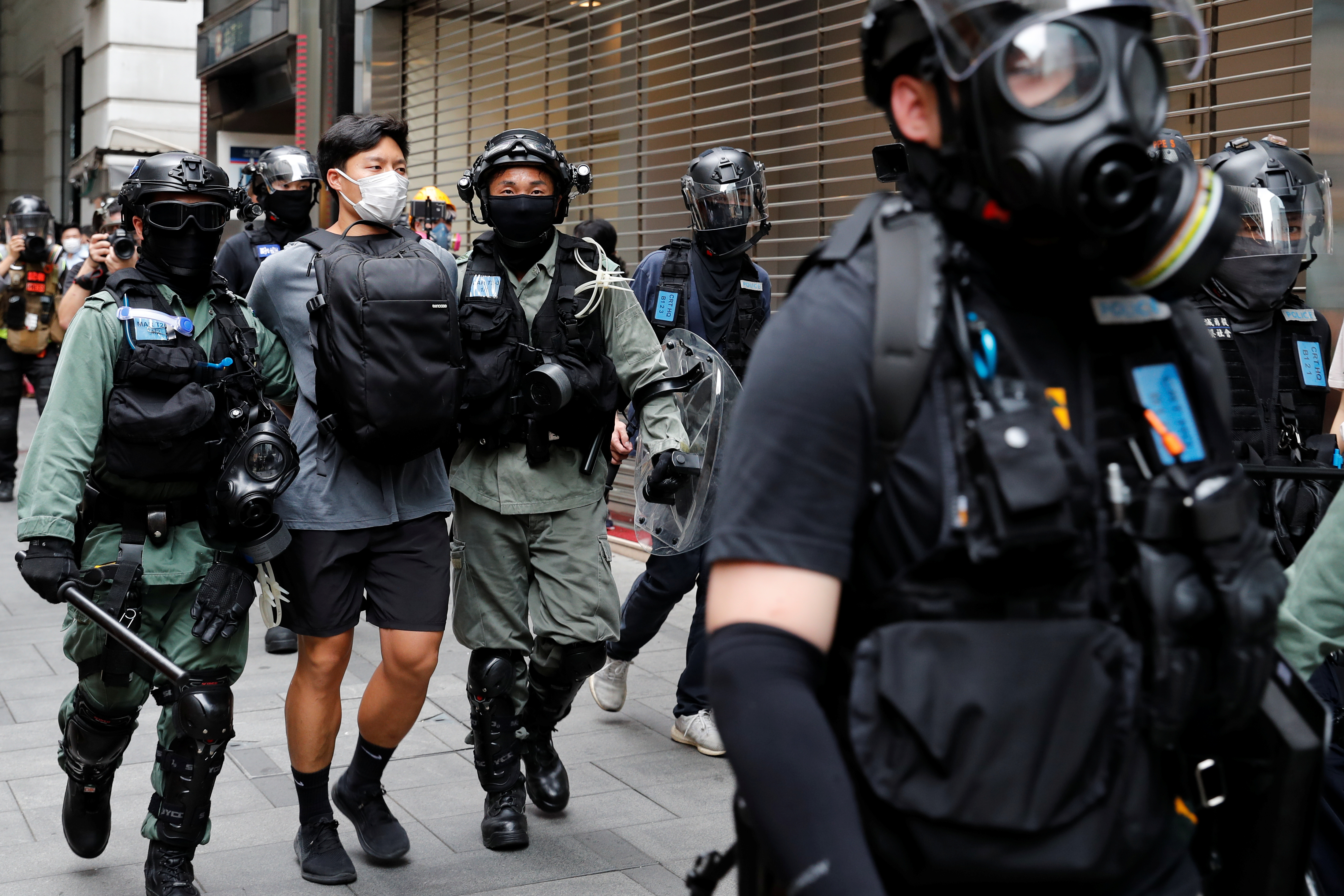 Policia në Hong Kong arreston 360 persona në protestat kundër projektligjeve të propozuara nga Kina