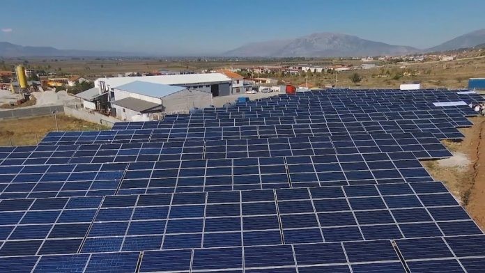 Kompania franceze Voltalia ndërton parkun fotovoltaik të Karavastasë me kapacitet 140 megavat energji