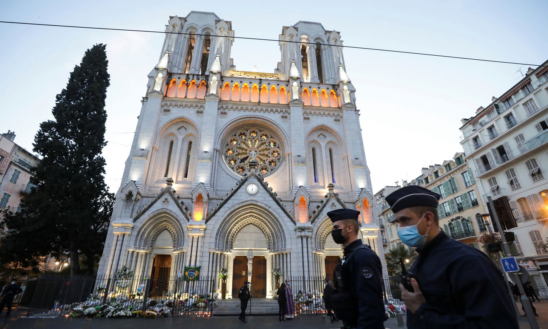 Policia franceze arreston edhe tre persona lidhur me sulmin në Nicë