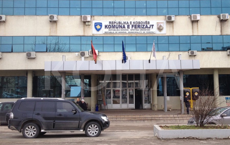 Katër nxënës dhe dy mësimdhënës të infektuar me COVID-19 në Ferizaj