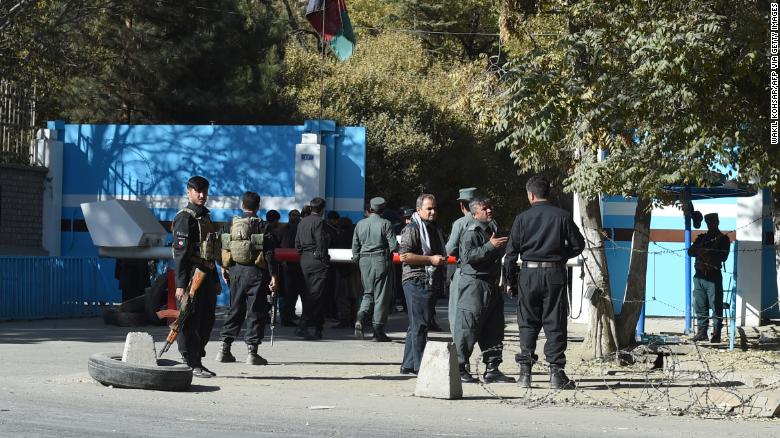 Persona të armatosur sulmojnë universitetin e Kabulit, vrasin 10 studentë