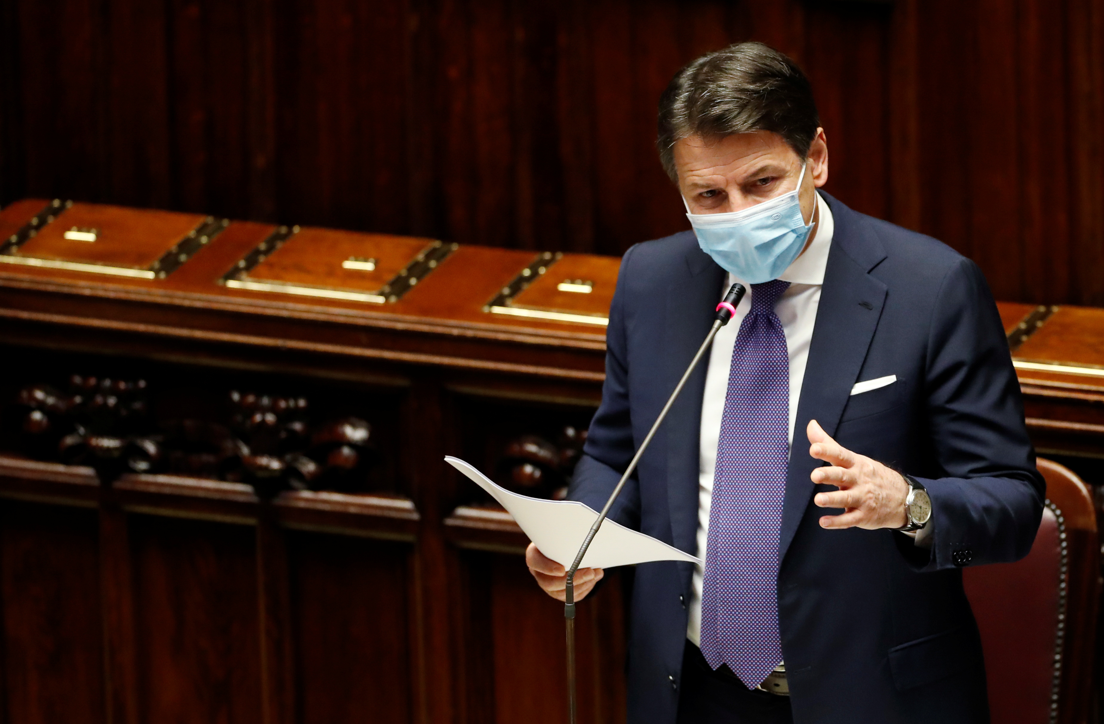 Italia do t’i ashpërsojë masat për ta luftuar COVID-19, por frenohet nga mbyllja