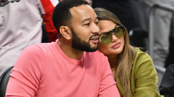 Chrissy Teigen ka vendosur të kujtojë çdo ditë të birin që humbi