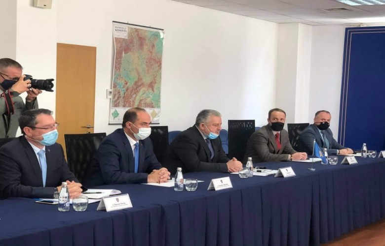 Agim Veliu priti në Prishtinë homologun e tij nga Shqipëria, Sandër Lleshin