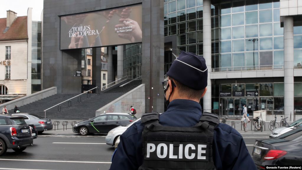I dyshuari pranon se ka sulmuar priftin në Lion për shkak të një mospajtimi personal