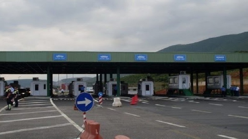 Arrestohen vëllezërit binjakë në Kukës, po transportonin sirianë drejt Kosovës