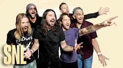 “Foo Fighters” debutuan këngën e re “Shame Shame” në emisionin “SNL”