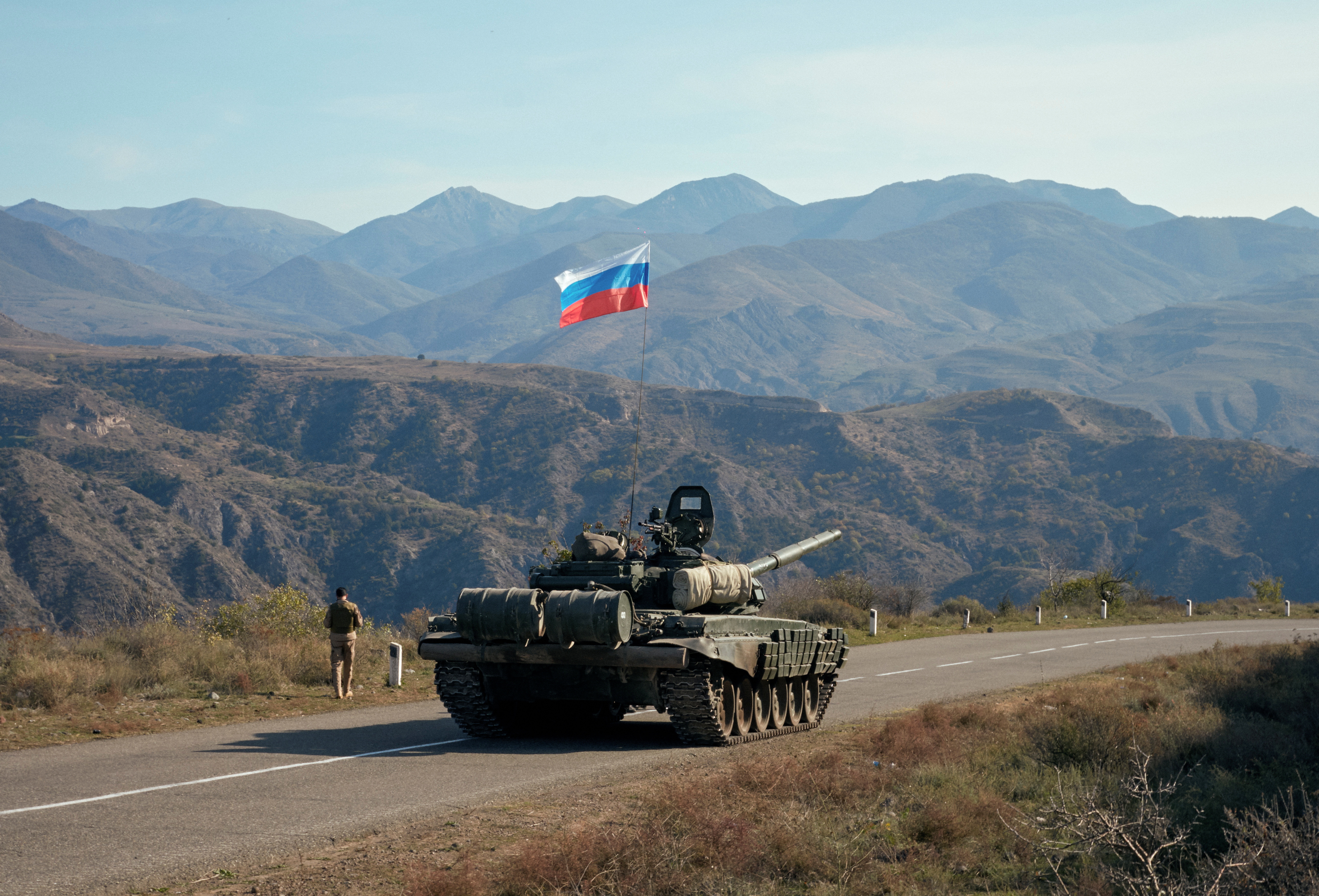 Rusia zbarkon trupat ushtarake në Nagorno-Karabah