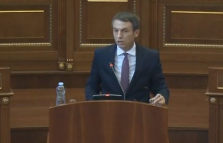 Projektligjet e reja parandalojnë largimin nga puna të grave shtatzëna