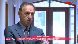 Azemi kritikon vendimin për mëditje brenda Kosovës: “Gjendja në sektorin privat po përkeqësohet”