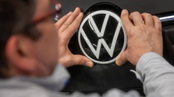 Volkswagen rrit investimet në lëvizjen elektrike